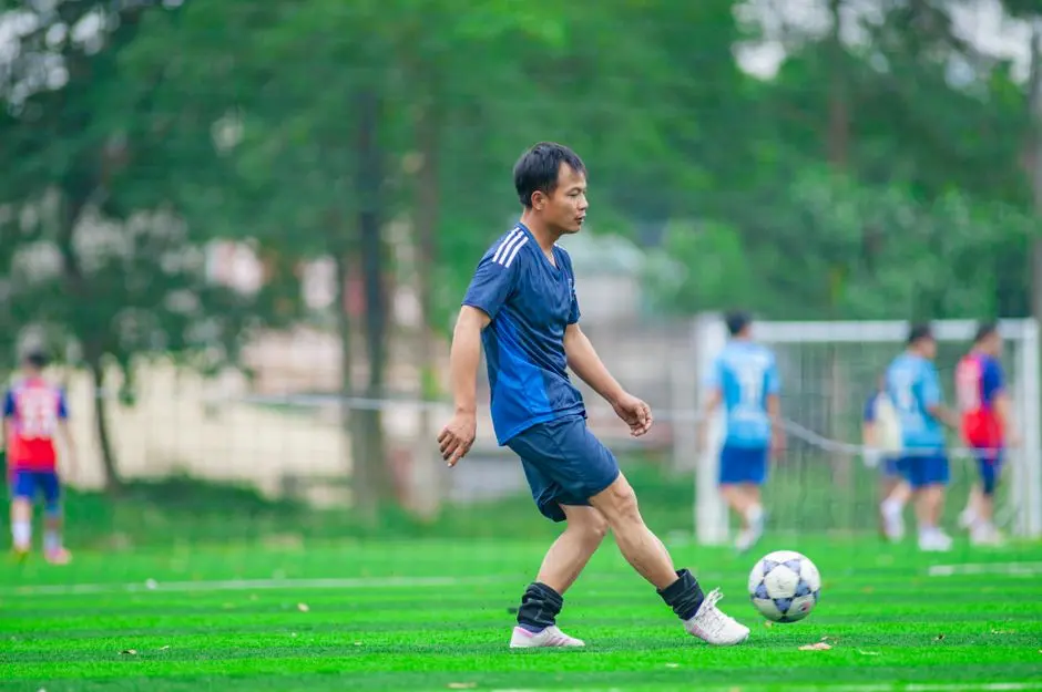 Ilustrasi pemain game gratis sedang latihan di training ground